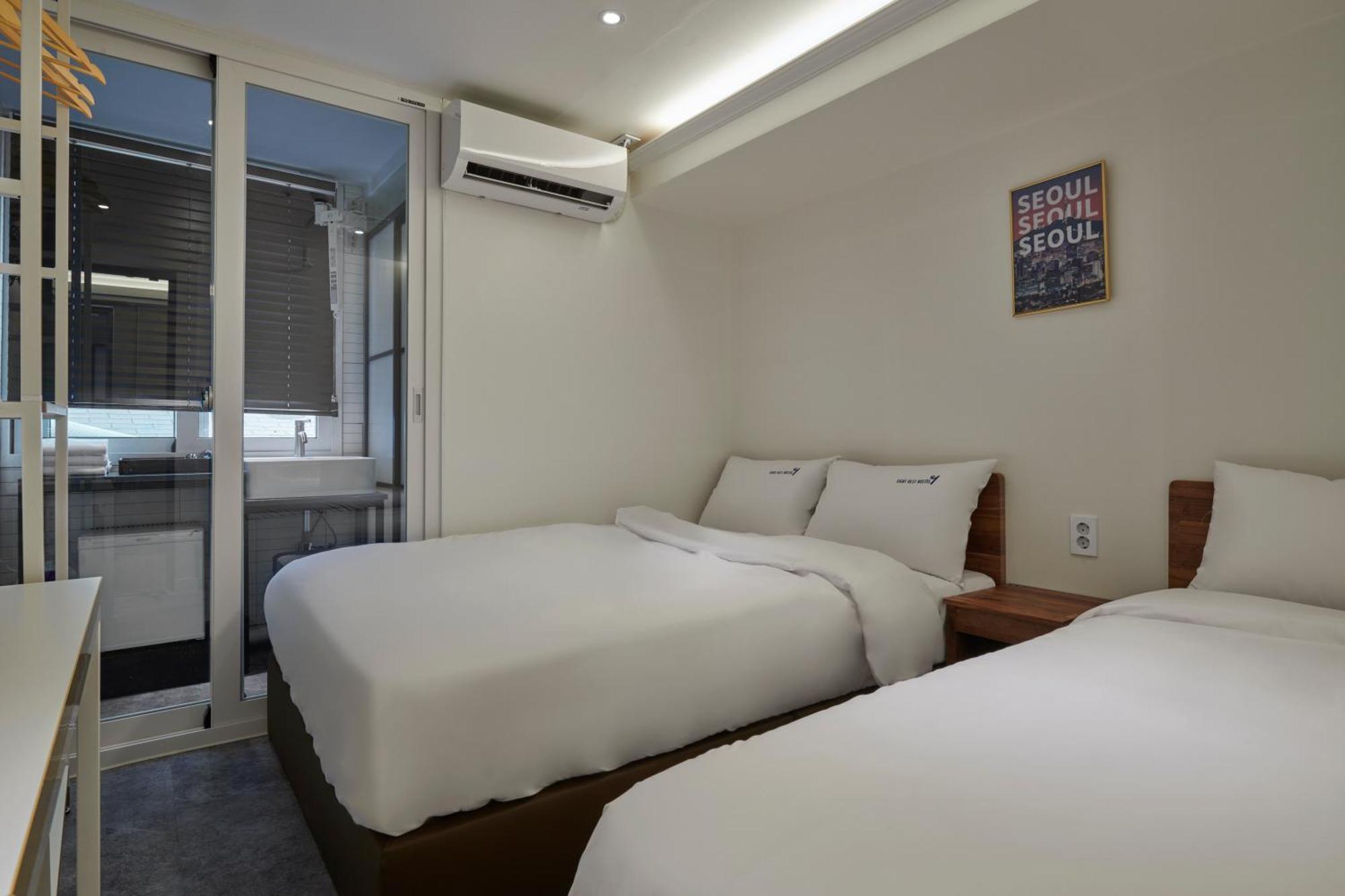 Eight Rest Hostel Myeongdong Seul Zewnętrze zdjęcie