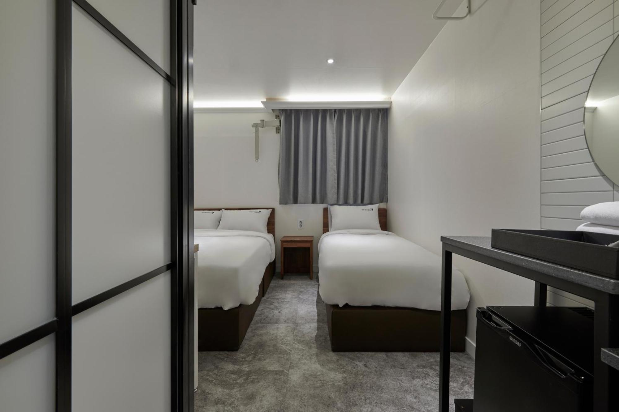 Eight Rest Hostel Myeongdong Seul Zewnętrze zdjęcie